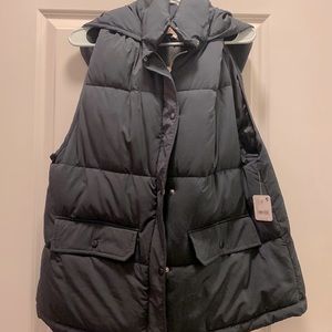 Free People Puffer Vest with hood, never worn
